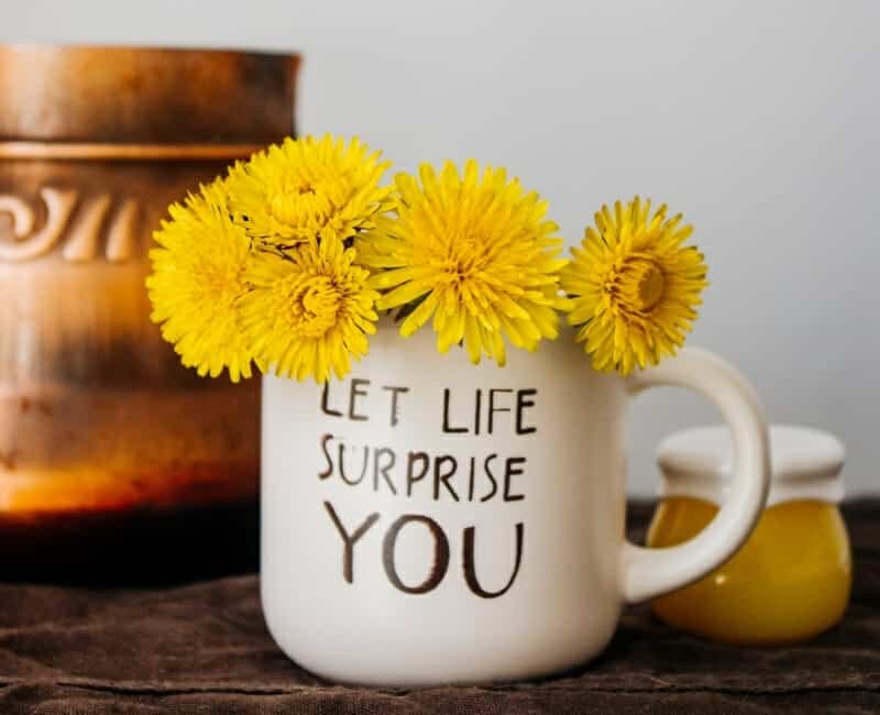 How to get motivation to declutter: flowers in a mug