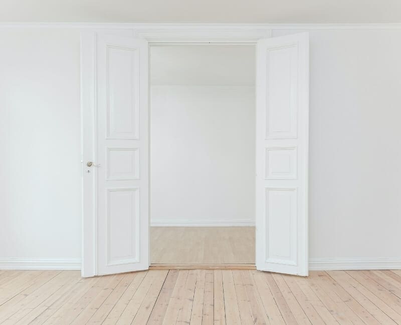 Extreme minimalism: empty room