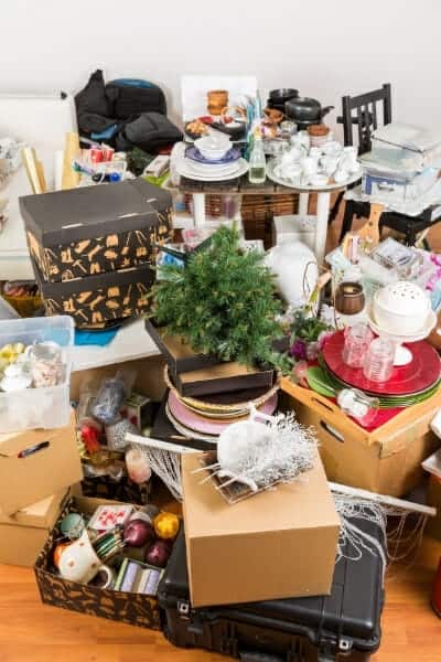 Decluttering tips for hoarders featured image